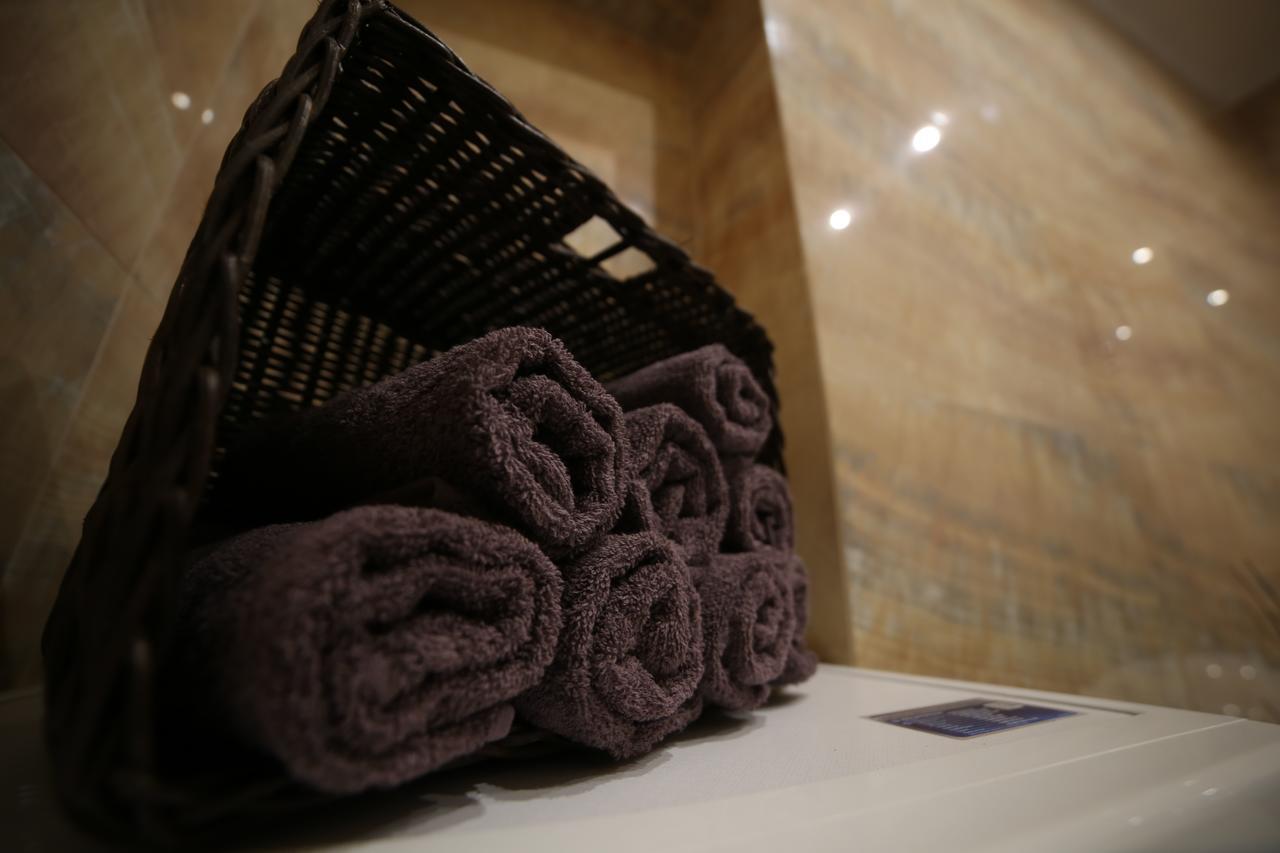 Franco Luxury Apartamento Lviv Exterior foto